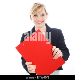 Effiziente Geschäftsfrau mit roten Zwischenablage Stockfoto