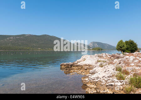 Blick auf die Stadt Mali Ston in Kroatien mit der weltbekannten Ston Wände Stockfoto