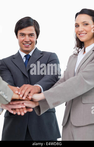 Junge Businessteam Hände Zusammenstellung Stockfoto