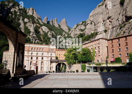 Montserrat ist ein Multi-spitzer Berg in Spanien wo befindet sich die Benediktiner-Abtei mit der schwarzen Madonna Stockfoto