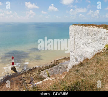 Beachy Head und Leuchtturm gesehen von der Klippe Stockfoto