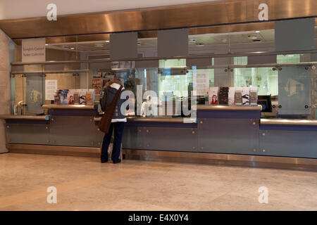 Buchungsbüro in der Bridgewater Hall-Konzerthalle in Manchester, UK. Stockfoto