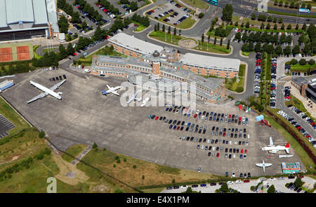 Luftaufnahme des ehemaligen Flughafen Speke in Liverpool, Vereinigtes Königreich. Jetzt ein Crown Plaza Hotel. Stockfoto