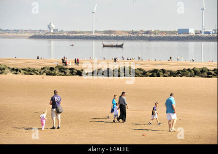 Liverpool, Vereinigtes Königreich. 17. Juli 2014. Heute angekommen auf den Fluss Mersey Welten größte rekonstruierte Wikinger Langschiff benannt Draken Harald Harfagre aus Norwegen. Bildnachweis: GeoPic / Alamy Live News Stockfoto