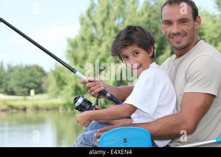 Vater und Sohn Angeln Stockfoto