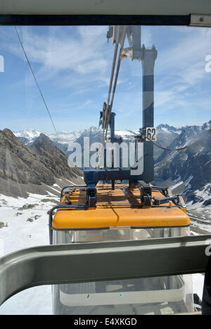 Seilbahn Bergfahrt La Meije in den französischen Alpen Stockfoto