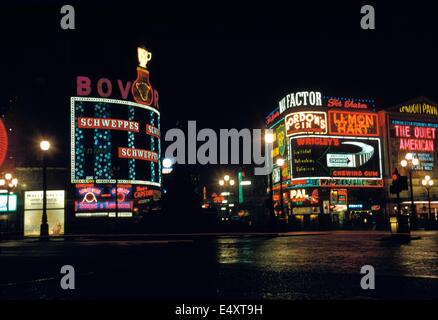 London Nacht, Lichter Piccadilly Circus, London, 1958 Stockfoto