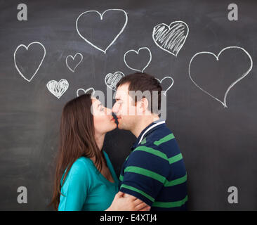 Junges Paar in der Liebe. Kreidezeichnung Stockfoto