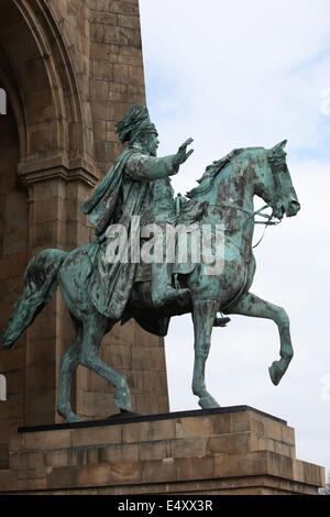 Statue von Kaiser Wilhelm auf dem Pferderücken Stockfoto