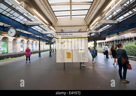 U-Bahnstation South Kensington in London England UK Stockfoto