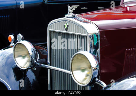 Öffentlichen Kundgebung organisiert vom bayrischen Stadt Landsberg für mindestens 80 Jahre alten Oldtimer. Stockfoto