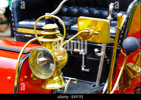 Öffentlichen Kundgebung organisiert vom bayrischen Stadt Landsberg für mindestens 80 Jahre alten Oldtimer. Stockfoto