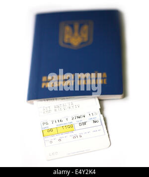 Ukrainischen Pass und Air ticket Stockfoto