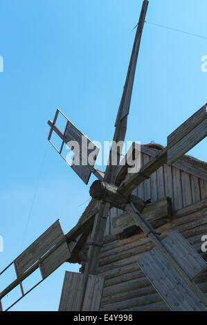 Alte Windmühlen aus Holz Propeller. Stockfoto