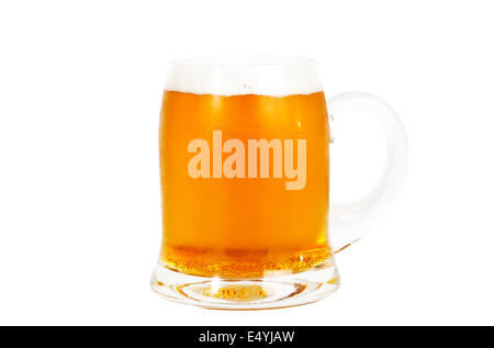 Glas Bier auf weiß Stockfoto