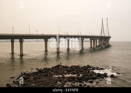 Bandra Worli Sea Link Brücke aus Bandra in Mumbai, Indien Stockfoto