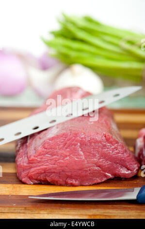 rohes Rindfleisch und Schweinerippchen Stockfoto