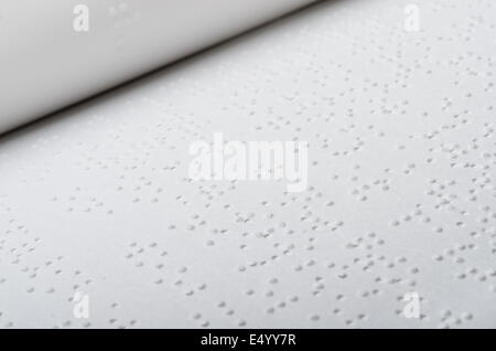 Сlose, offenes Buch geschrieben in Braille-Schrift Stockfoto