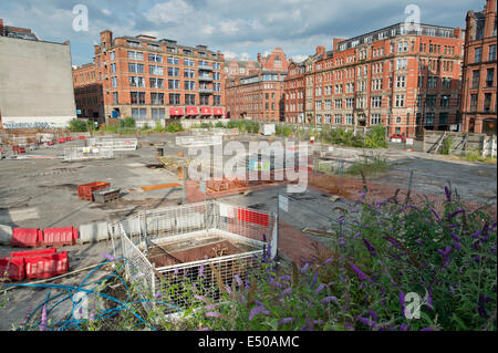 Der scheinbar verlassenen Entwicklungs-Site des Projekts Ursprung befindet sich an der Princess Street und Whitworth Street in Manchester. Stockfoto