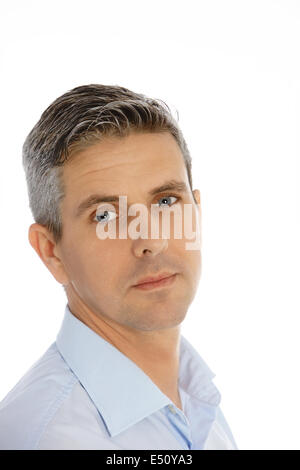 Ernst gut aussehend Mann mittleren Alters Stockfoto