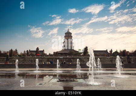 große Wildgans-Pagode mit Brunnen Stockfoto