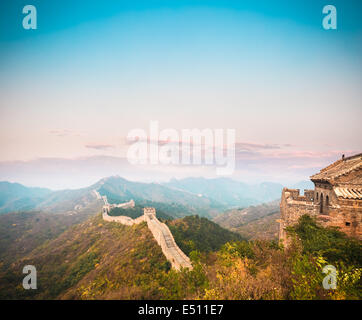 die große Mauer im Sonnenuntergang Stockfoto