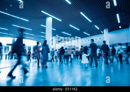 Passagiere in u-Bahnstation auf Rush hour Stockfoto