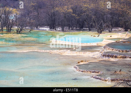 schöne mineralische Teiche in huanglong Stockfoto