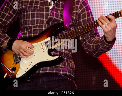 E-Gitarre gespielt wird Stockfoto