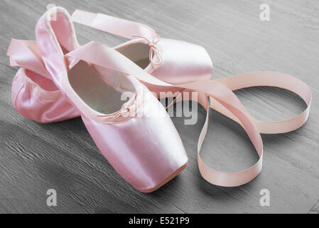 neue rosa Ballett Spitzenschuhe Stockfoto