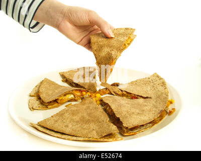 Quesadilla auf Platte Stockfoto