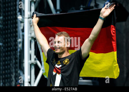 Welcome-Party der deutschen Nationalmannschaft, die neue Fußball-Weltmeister, am Brandenburger Tor in Berlin, Manuel Neuer. Stockfoto