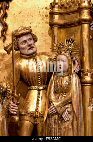Das Altar der Heiligen und Märtyrer aus dem späten vierzehnten Jahrhundert (1390), ein Meisterwerk der flämischen internationalen Gotik, das von Jacques de Baerze mit bemalten Tafeln von Melchior Broederlam, Dijon Museum of Fine Arts, Burgund, Frankreich, geschaffen wurde. Stockfoto