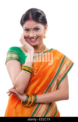 Porträt einer Maharashtrian Frau lächelnd Stockfoto