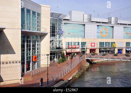 Riverside Ebene zeigt Kaufhaus Debenhams, The Oracle Reading, Berkshire, England, Vereinigtes Königreich Stockfoto