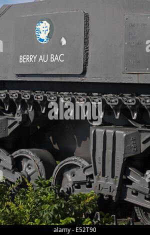 Französisch 2. DB Sherman-Panzer Berry Au Bac auf dem Display an Arromanches, Normandie, Frankreich im Juli Stockfoto