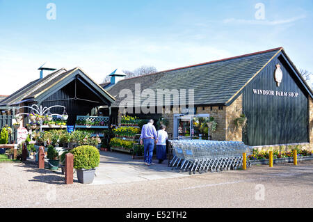 Eingang zum Windsor Farm Shop, Datchet Road, Old Windsor, Berkshire, England, Großbritannien Stockfoto