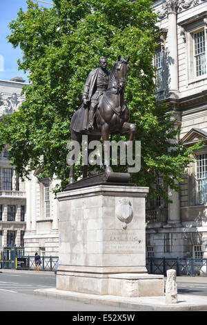 Whitehall, London, UK. 18. Juli 2014. Statue von Field Marshal Earl Haig, eines der sechs 1. Weltkrieg Gedenkstätten Grade 1 gegeben werden aufgeführten Status im Jubiläumsjahr des Beginns des ersten Weltkriegs. Bildnachweis: Matthew Chattle/Alamy Live-Nachrichten Stockfoto