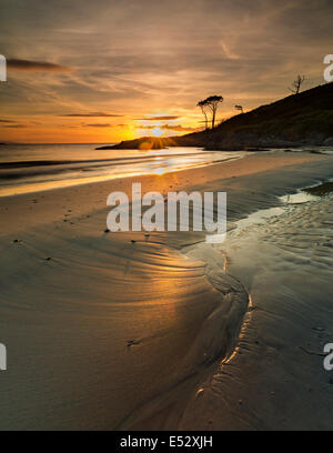 Sonnenuntergang über Süd Skye aus Camusdarach in der Nähe von Arisaig Stockfoto