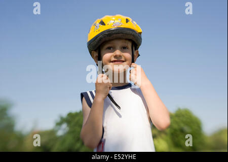 Kleiner Junge biker Stockfoto