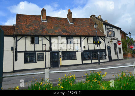 18. Jahrhundert Garibaldi Pub, High Street, Burnham, Buckinghamshire, England, Vereinigtes Königreich Stockfoto