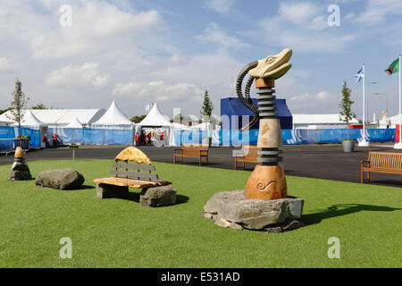 Glasgow, Schottland, Großbritannien, Freitag, 18. Juli, 2014. Eine Skulptur, die 2014 von Glasgow in Auftrag gegeben und vom Künstler Stuart Murdoch im Commonwealth Games Athlete’s Village in Glasgow 2014 geschaffen wurde Stockfoto