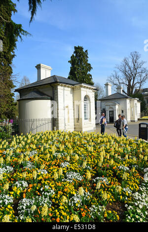 Eingang zum Jephson Gardens, Royal Leamington Spa, Warwickshire, England, Vereinigtes Königreich Stockfoto
