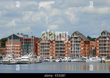 Apartments am Wasser und Salthouse Hotel, Ipswich, Suffolk, UK. Stockfoto