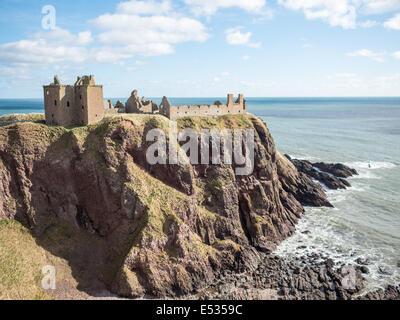 Dunnottar Castle auf den Klippen Stockfoto