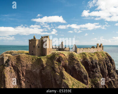 Dunnottar Castle auf den Klippen Stockfoto