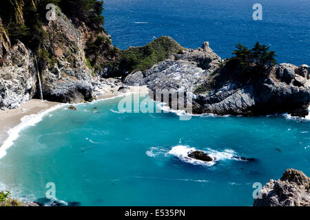 McWay Falls, Julia Pfeiffer Burns State Park, Big Sur, Kalifornien, USA Stockfoto