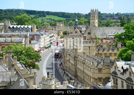 High Street von der Universität Kirche von St.Mary Jungfrau, Oxford, Oxfordshire, England, Vereinigtes Königreich Stockfoto