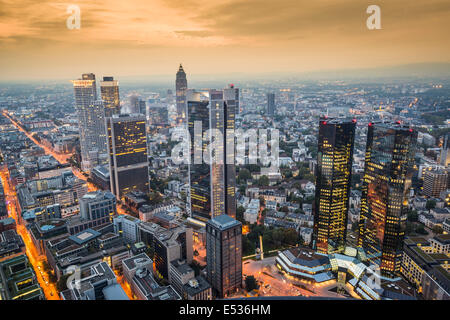 Frankfurt am Main Stadtbild bei Nacht. Stockfoto