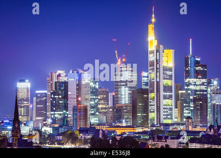 Frankfurt am Main Stadtbild bei Nacht. Stockfoto